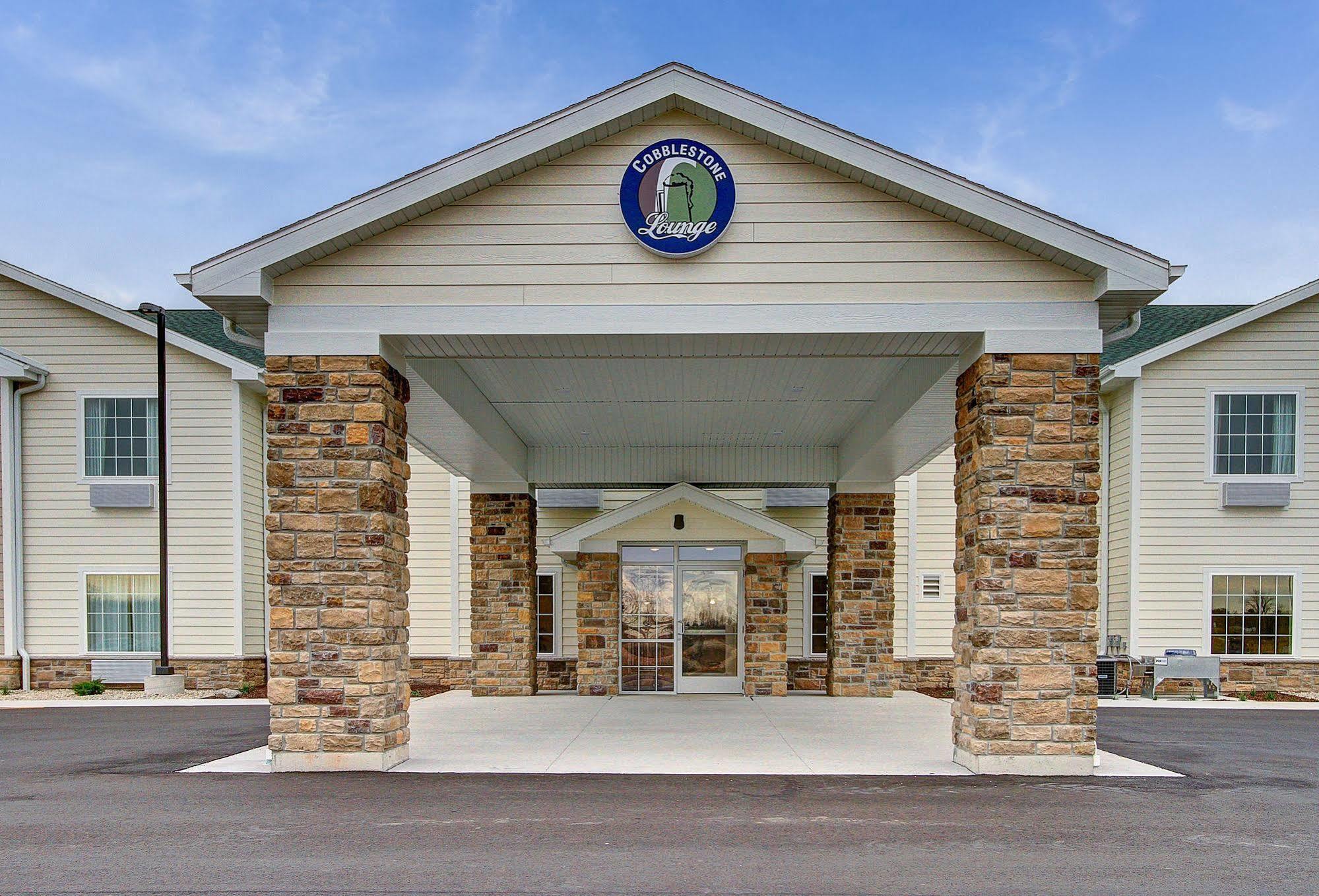 Cobblestone Hotel & Suites Pulaski/Green Bay Exterior foto