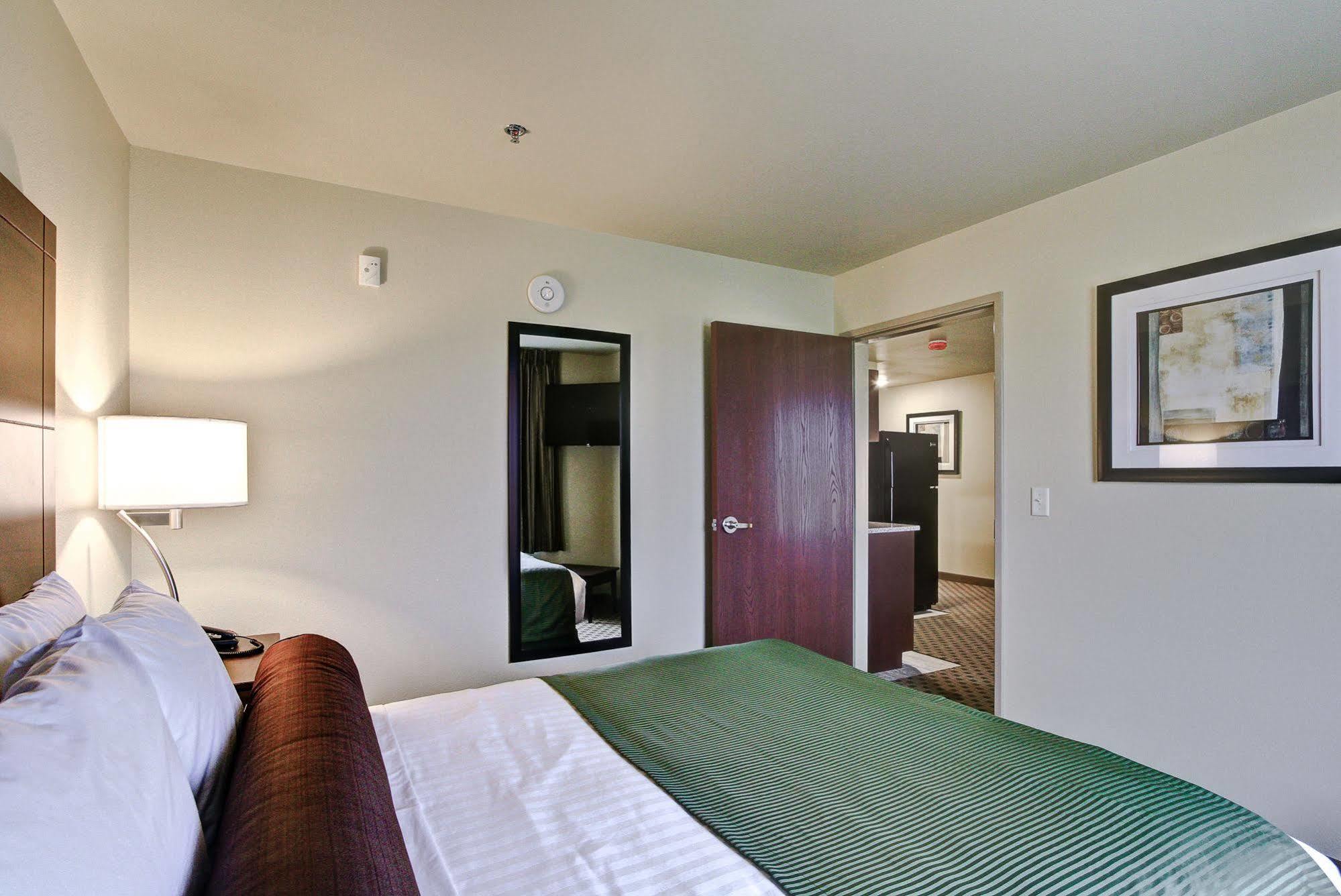 Cobblestone Hotel & Suites Pulaski/Green Bay Exterior foto