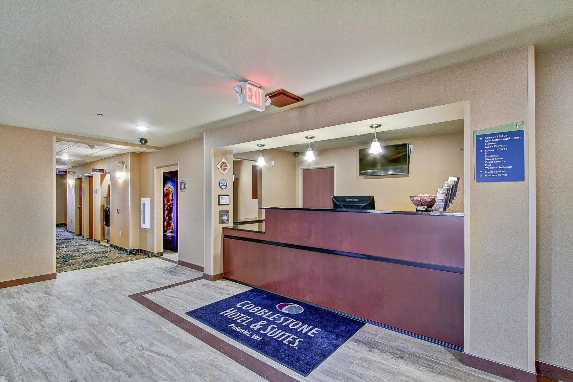 Cobblestone Hotel & Suites Pulaski/Green Bay Exterior foto
