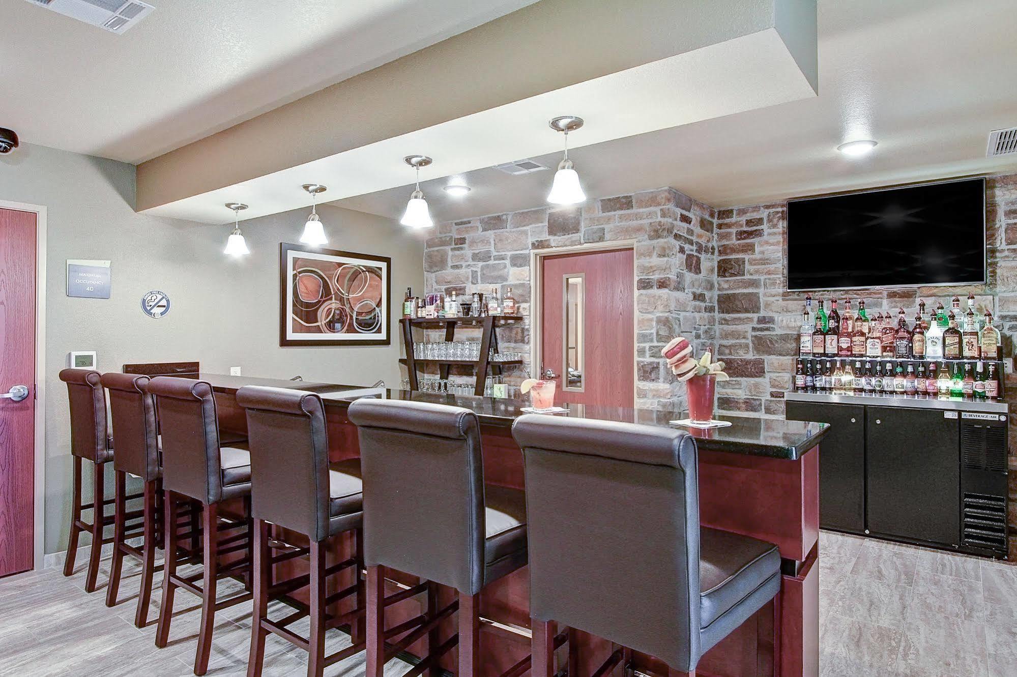 Cobblestone Hotel & Suites Pulaski/Green Bay Exterior foto